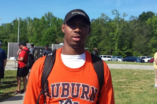 South Carolina 3-star athlete Stephen Davis Jr., the son of the former NFL running back with the same name, earned an invitation to compete at The Opening this summer in Oregon.