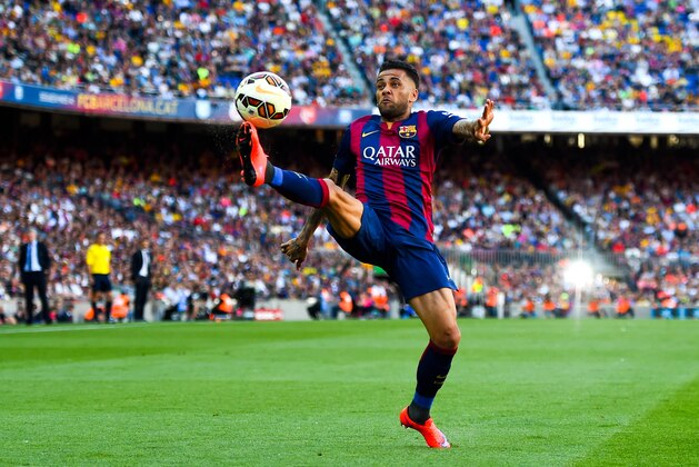 BARCELONA, SPAIN - MAY 09:  Dani Alves of FC Barcelona controls the ball during the La Liga match between FC Barcelona and Real Sociedad de Futbol at Camp Nou on May 9, 2015 in Barcelona, Spain.  (Photo by David Ramos/Getty Images)