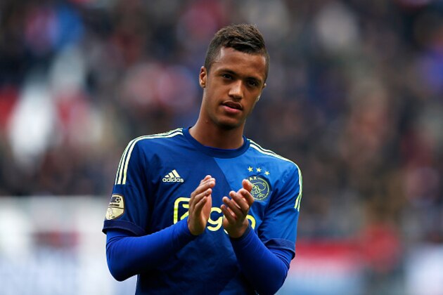UTRECHT, NETHERLANDS - APRIL 05:  Richairo Zivkovic of Ajax applaudes the fans after the Dutch Eredivisie match between FC Utrecht and Ajax Amsterdam held at Stadion Galgenwaard on April 5, 2015 in Utrecht, Netherlands.  (Photo by Dean Mouhtaropoulos/Getty Images)