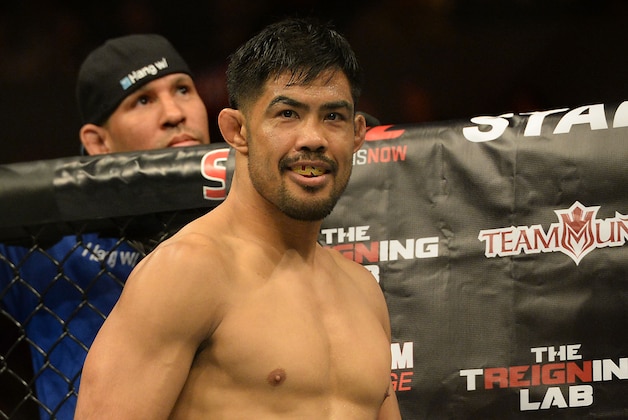 Feb 28, 2015; Los Angeles, CA, USA;  Mark Munoz (red gloves) before the start of his Middleweight bout against Roan Carneiro (not pictured) at UFC 184 at Staples Center. Carneiro won by submission. Mandatory Credit: Jayne Kamin-Oncea-USA TODAY Sports