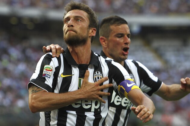 MILAN, ITALY - MAY 16:  Claudio Marchisio of Juventus FC celebrates his goal during the Serie A match between FC Internazionale Milano and Juventus FC at Stadio Giuseppe Meazza on May 16, 2015 in Milan, Italy.  (Photo by Marco Luzzani/Getty Images)