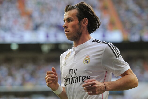 MADRID, SPAIN - MAY 09:  Gareth Bale of Real Madrid looks on during the La Liga match between Real Madrid CF and Valencia CF at Estadio Santiago Bernabeu on May 9, 2015 in Madrid, Spain.  (Photo by Denis Doyle/Getty Images)