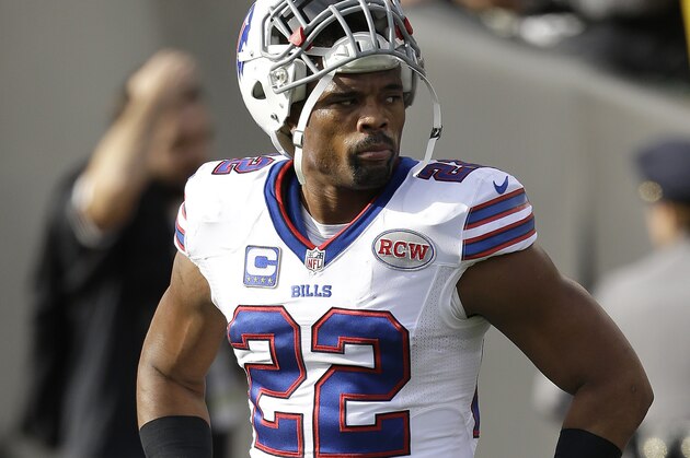 Buffalo Bills running back Fred Jackson (22) warms up before an NFL football game against the Oakland Raiders in Oakland, Calif., Sunday, Dec. 21, 2014. (AP Photo/Marcio Jose Sanchez)