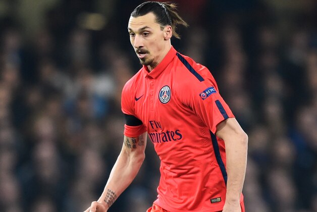 LONDON, ENGLAND - MARCH 11:  Zlatan Ibrahimovic of PSG runs with the ball during the UEFA Champions League Round of 16, second leg match between Chelsea and Paris Saint-Germain at Stamford Bridge on March 11, 2015 in London, England.  (Photo by Mike Hewitt/Getty Images)