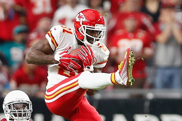 GLENDALE, AZ - DECEMBER 07:  Wide receiver Jason Avant #81 of the Kansas City Chiefs catches a pass over cornerback Patrick Peterson #21 of the Arizona Cardinals in the third quarter during the NFL game at the University of Phoenix Stadium on December 7, 2014 in Glendale, Arizona.  (Photo by Christian Petersen/Getty Images)