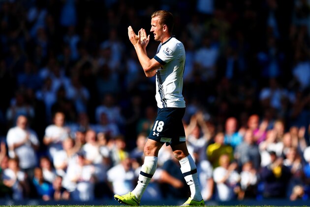 LONDON, ENGLAND - MAY 16:  Harry Kane of Spurs applauds the fans during the Barclays Premier League match between  Tottenham Hotspur and Hull City at White Hart Lane on May 16, 2015 in London, England.  (Photo by Julian Finney/Getty Images)