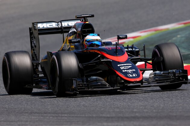 MONTMELO, SPAIN - MAY 10:  Fernando Alonso of Spain and McLaren Honda drives during the Spanish Formula One Grand Prix at Circuit de Catalunya on May 10, 2015 in Montmelo, Spain.  (Photo by Mark Thompson/Getty Images)