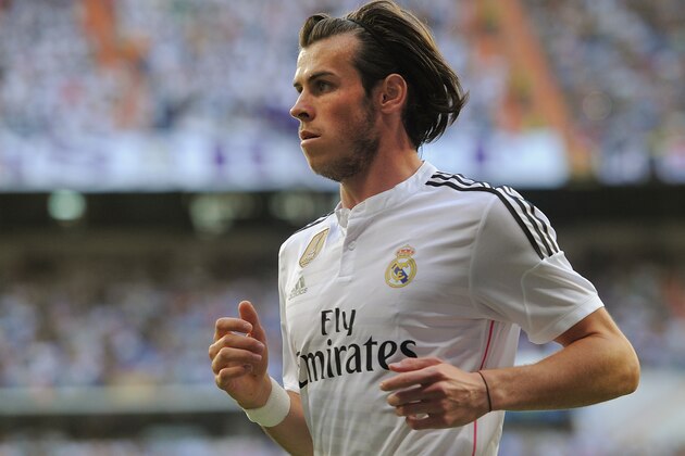 MADRID, SPAIN - MAY 09:  Gareth Bale of Real Madrid looks on during the La Liga match between Real Madrid CF and Valencia CF at Estadio Santiago Bernabeu on May 9, 2015 in Madrid, Spain.  (Photo by Denis Doyle/Getty Images)