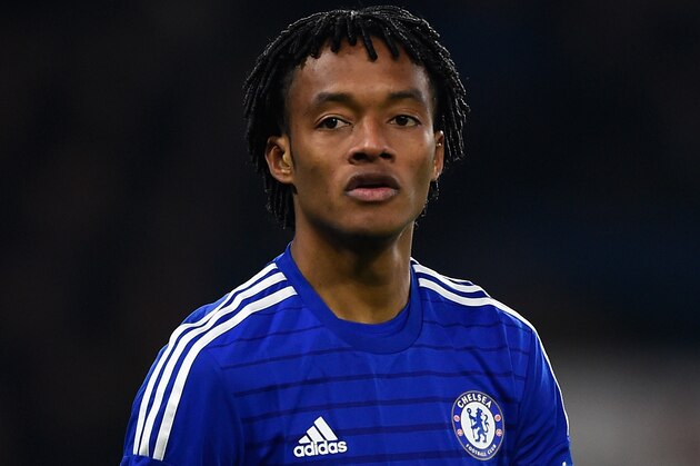 LONDON, ENGLAND - FEBRUARY 11:  Juan Cuadrado  of Chelsea in action during the Barclays Premier League match between Chelsea and Everton at Stamford Bridge on February 11, 2015 in London, England.  (Photo by Mike Hewitt/Getty Images)