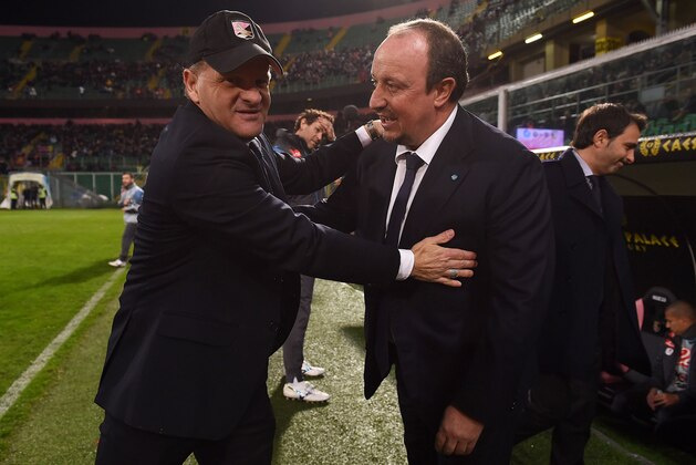 PALERMO, ITALY - FEBRUARY 14: Heads coaches Giuseppe Iachini (L) of Palermo and Rafa Benitez of Napoli greet each other during the Serie A match between US Citta di Palermo and SSC Napoli at Stadio Renzo Barbera on February 14, 2015 in Palermo, Italy.  (Photo by Tullio M. Puglia/Getty Images)