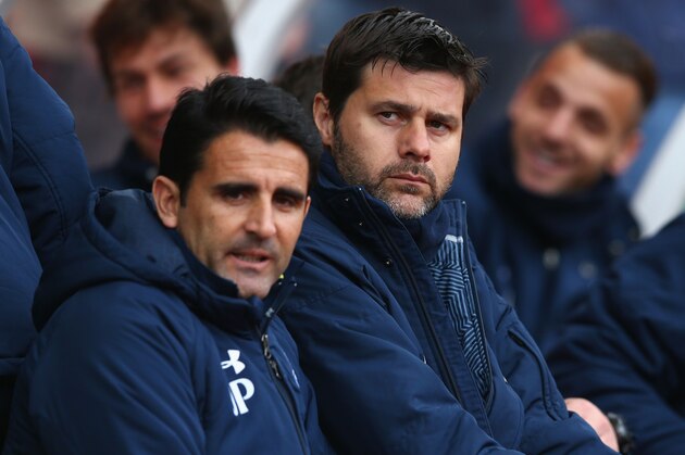 STOKE ON TRENT, ENGLAND - MAY 09: Mauricio Pochettino (R), manager of Tottenham Hotspur looks on during the Barclays Premier League match between Stoke City and Tottenham Hotspur at Britannia Stadium on May 9, 2015 in Stoke on Trent, England.  (Photo by Matthew Lewis/Getty Images)