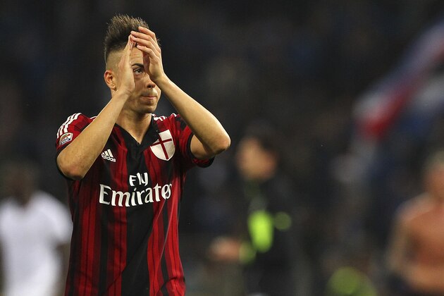 GENOA, ITALY - NOVEMBER 08:  Stephan El Shaarawy of AC Milan salutes the fans at the end of the Serie A match between UC Sampdoria and AC Milan at Stadio Luigi Ferraris on November 8, 2014 in Genoa, Italy.  (Photo by Marco Luzzani/Getty Images)