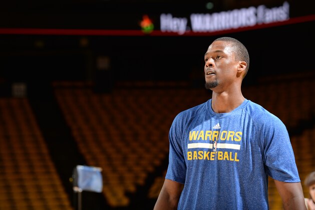 OAKLAND, CA - MAY 19: Harrison Barnes #40 of the Golden State Warriors warms up before facing off against the Houston Rockets for Game One of the Western Conference Finals during the NBA Playoffs on May 19, 2015 at ORACLE Arena in Oakland, California.  NOTE TO USER: User expressly acknowledges and agrees that, by downloading and or using this Photograph, user is consenting to the terms and conditions of the Getty Images License Agreement.  Mandatory Copyright Notice: Copyright 2015 NBAE (Photo by Noah Graham/NBAE via Getty Images)