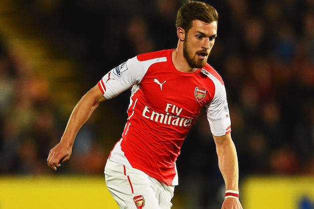 HULL, ENGLAND - MAY 04:  Aaron Ramsey of Arsenal in action during the Barclays Premier League match between Hull City and Arsenal at KC Stadium on May 4, 2015 in Hull, England.  (Photo by Laurence Griffiths/Getty Images)