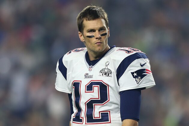 GLENDALE, AZ - FEBRUARY 01:  Tom Brady #12 of the New England Patriots reacts against the Seattle Seahawks during Super Bowl XLIX at University of Phoenix Stadium on February 1, 2015 in Glendale, Arizona.  (Photo by Elsa/Getty Images)