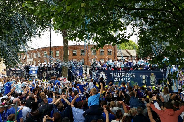 LONDON, ENGLAND - MAY 25:  A general view duing the Chelsea FC Premier League Victory Parade on May 25, 2015 in London, England.  (Photo by Ben Hoskins/Getty Images)