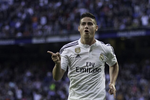 MADRID, SPAIN - APRIL 29:  James Rodriguez of Real Madrid CF celebrates scoring their opening goal during the La Liga match between Real Madrid CF and UD Almeria at Estadio Santiago Bernabeu on April 29, 2015 in Madrid, Spain.  (Photo by Gonzalo Arroyo Moreno/Getty Images)