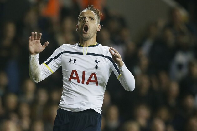 Tottenham’s Roberto Soldado reacts in frustration after missing a chance to score a goal during the fourth round of the English League Cup soccer match between Tottenham Hotspur and Brighton and Hove Albion at White Hart Lane Stadium in London, Wednesday, Oct. 29, 2014. (AP Photo/Alastair Grant)