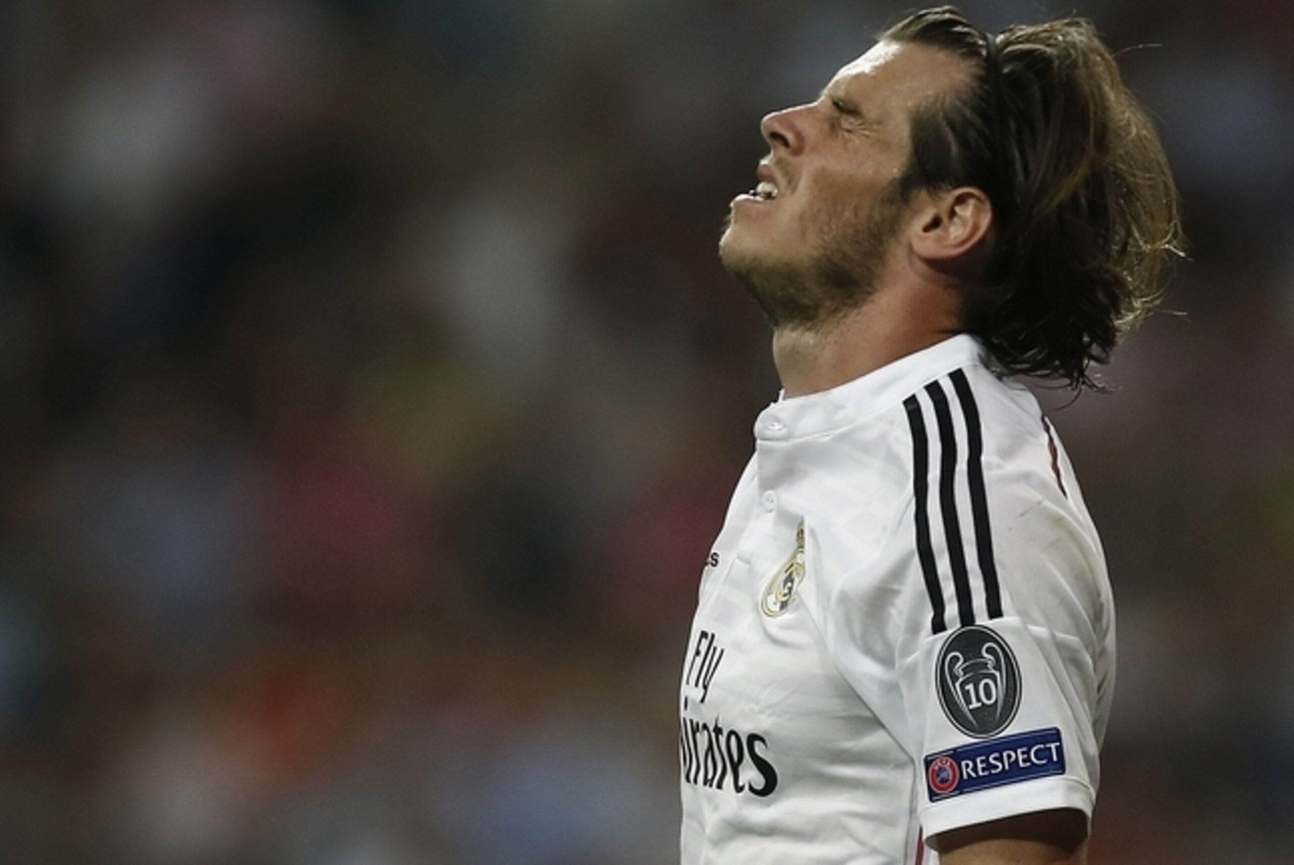 Real Madrid's Gareth Bale reacts during the Champions League second leg semifinal soccer match between Real Madrid and Juventus, at the Santiago Bernabeu stadium in Madrid, Wednesday, May 13, 2015. (AP Photo/Andres Kudacki) Real Madrid's Gareth Bale reacts during the Champions League second leg semifinal soccer match between Real Madrid and Juventus, at the Santiago Bernabeu stadium in Madrid, Wednesday, May 13, 2015. (AP Photo/Andres Kudacki)