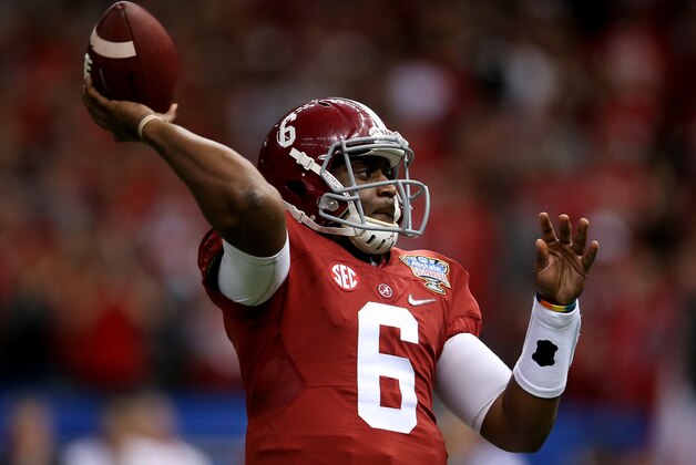NEW ORLEANS, LA - JANUARY 01:  Blake Sims #6 of the Alabama Crimson Tide throws the ball in the fourth quarter against the Ohio State Buckeyes during the All State Sugar Bowl at the Mercedes-Benz Superdome on January 1, 2015 in New Orleans, Louisiana.  (Photo by Chris Graythen/Getty Images)