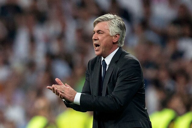 MADRID, SPAIN - MAY 13:  Carlo Ancelotti the head coach of Real Madrid directs his players during the UEFA Champions League Semi Final, second leg match between Real Madrid and Juventus at Estadio Santiago Bernabeu on May 13, 2015 in Madrid, Spain.  (Photo by Gonzalo Arroyo Moreno/Getty Images)