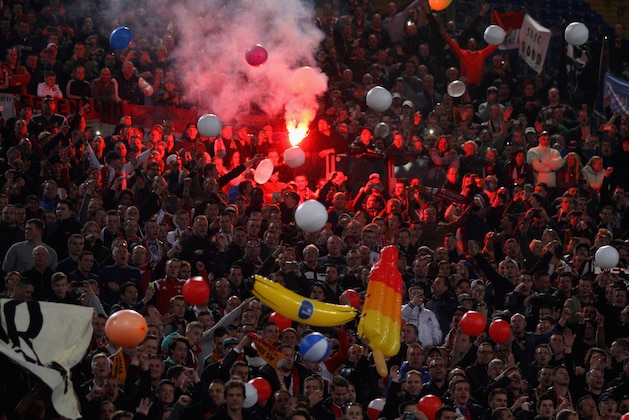 ROME, ITALY - FEBRUARY 19:  Feyenoord fans support their team during the UEFA Europa League Round of 32 match between AS Roma and Feyenoord at Olimpico Stadium on February 19, 2015 in Rome, Italy.  (Photo by Paolo Bruno/Getty Images)