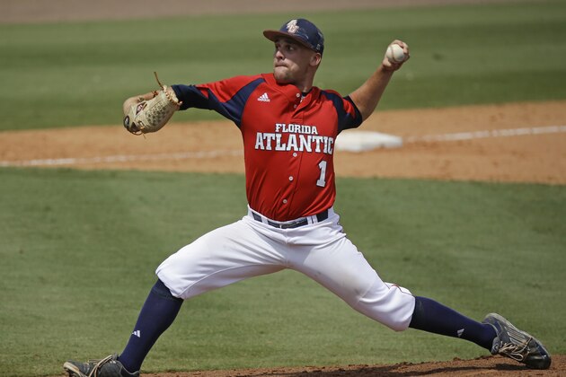 Florida Atlantic pitcher Bo Logan (1) throws against South Florida during a game at the Gainesville Regional of the NCAA college baseball tournament, Friday, May 29, 2015, in Gainesville, Fla. South Florida won 5-3. (AP Photo/John Raoux)