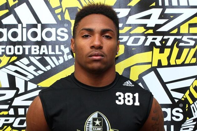 Houston 4-star running back Trayveon Williams verbally committed to TCU on Friday, becoming the second commitment in three days for the Horned Frogs.