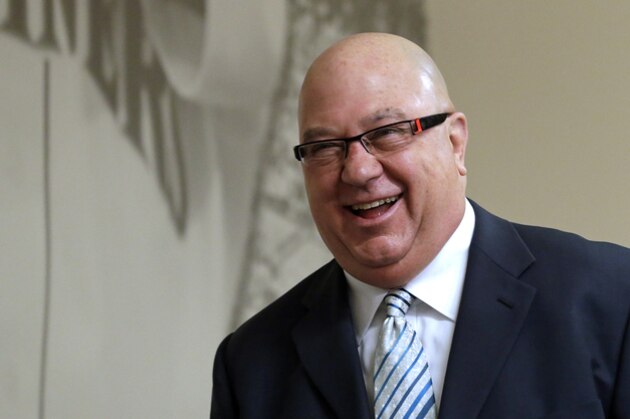 Seattle Mariners general manager Jack Zduriencik takes the stage to address a group of season ticket holders at an event Friday, Jan. 23, 2015, in Seattle. (AP Photo/Elaine Thompson)