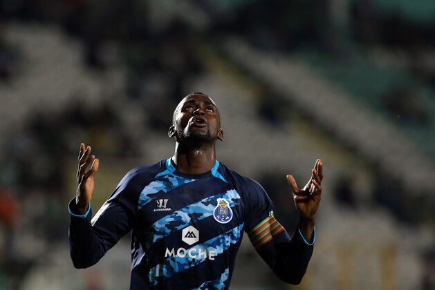 Porto's Jackson Martinez, from Colombia, celebrates after scoring his side's second goal against Vitoria Setubal during the Portuguese league soccer match between Vitoria Setubal and Porto at the Bonfim stadium, in Setubal, Portugal, Sunday, May 3, 2015. Martinez scored once in Porto's 2-0 victory. (AP Photo/Francisco Seco)
