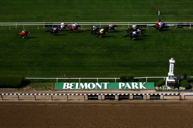 ELMONT, NY - JUNE 05:  Horses races on the turn traffic on the day prior 147th Belmont Stakes at Belmont Park on June 5, 2015 in Elmont, New York.  (Photo by Michael Heiman/Getty Images)