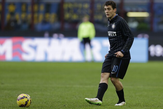 Inter Milan's Mateo Kovacic controls the ball during a Serie A soccer match between Inter Milan and Torino, at the San Siro stadium in Milan, Italy, Sunday, Jan.25, 2015. (AP Photo/Luca Bruno)