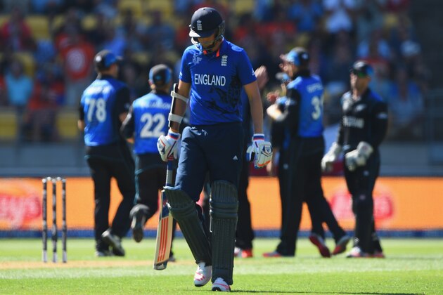 WELLINGTON, NEW ZEALAND - FEBRUARY 20: Stuart Broad of England heads back to the dressing room after losing his wicket to Tim Southee of New Zealand during the 2015 ICC Cricket World Cup match between England and New Zealand at Wellington Regional Stadium on February 20, 2015 in Wellington, New Zealand. (Photo by Shaun Botterill/Getty Images) WELLINGTON, NEW ZEALAND - FEBRUARY 20: Stuart Broad of England heads back to the dressing room after losing his wicket to Tim Southee of New Zealand during the 2015 ICC Cricket World Cup match between England and New Zealand at Wellington Regional Stadium on February 20, 2015 in Wellington, New Zealand. (Photo by Shaun Botterill/Getty Images)