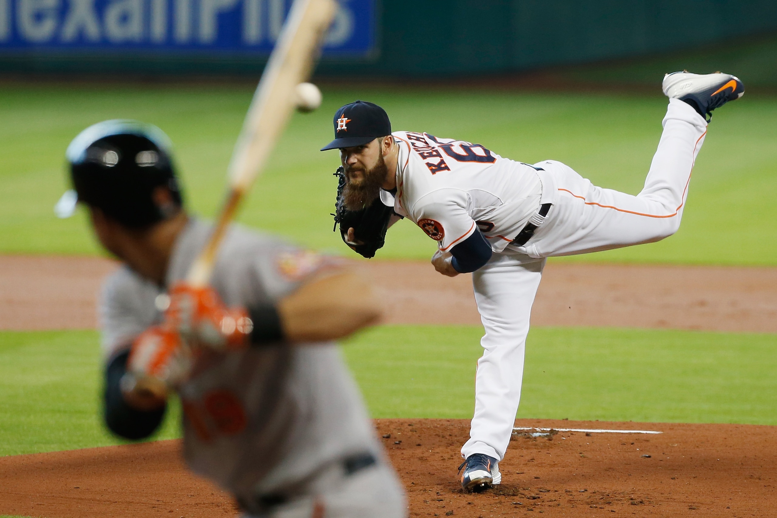 HOUSTON, TX - JUNE 04:  Dallas Keuchel #60 of the Houston Astros throws a pitch in the first inning to Chris Davis #19 of the Baltimore Orioles during their game at Minute Maid Park on June 4, 2015 in Houston, Texas.  (Photo by Scott Halleran/Getty Images)