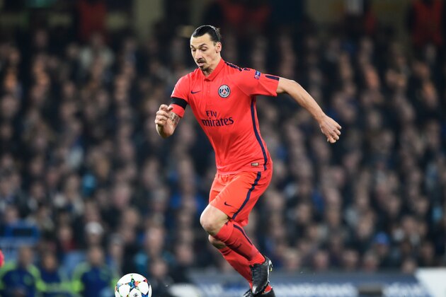 LONDON, ENGLAND - MARCH 11:  Zlatan Ibrahimovic of PSG runs with the ball during the UEFA Champions League Round of 16, second leg match between Chelsea and Paris Saint-Germain at Stamford Bridge on March 11, 2015 in London, England.  (Photo by Mike Hewitt/Getty Images)