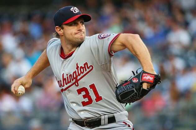 NEW YORK, NY - JUNE 09:  Max Scherzer #31 of the Washington Nationals pitches in the first inning against the New York Yankees at Yankee Stadium on June 9, 2015 in the Bronx borough of New York City.  (Photo by Mike Stobe/Getty Images)