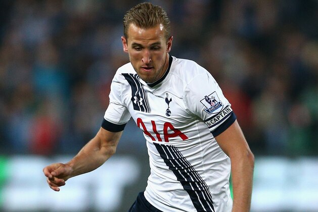 SYDNEY, AUSTRALIA - MAY 30: Harry Kane of Hotspur dribbles the ball during the international friendly match between Sydney FC and Tottenham Spurs at ANZ Stadium on May 30, 2015 in Sydney, Australia.  (Photo by Cameron Spencer/Getty Images)