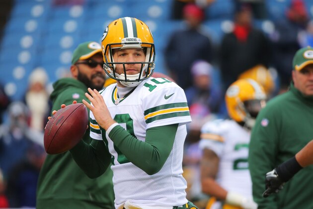 ORCHARD PARK, NY - DECEMBER 14:   Matt Flynn #10 of the Green Bay Packers warms up before the game against the Buffalo Bills at Ralph Wilson Stadium on December 14, 2014 in Orchard Park, New York.  (Photo by Brett Carlsen/Getty Images)