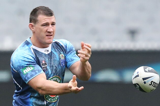 MELBOURNE, AUSTRALIA - JUNE 16: Paul Gallen films passes the ball during a New South Wales Blues State of Origin training session at the Melbourne Cricket Ground on June 16, 2015 in Melbourne, Australia. (Photo by Michael Dodge/Getty Images) MELBOURNE, AUSTRALIA - JUNE 16: Paul Gallen films passes the ball during a New South Wales Blues State of Origin training session at the Melbourne Cricket Ground on June 16, 2015 in Melbourne, Australia. (Photo by Michael Dodge/Getty Images)