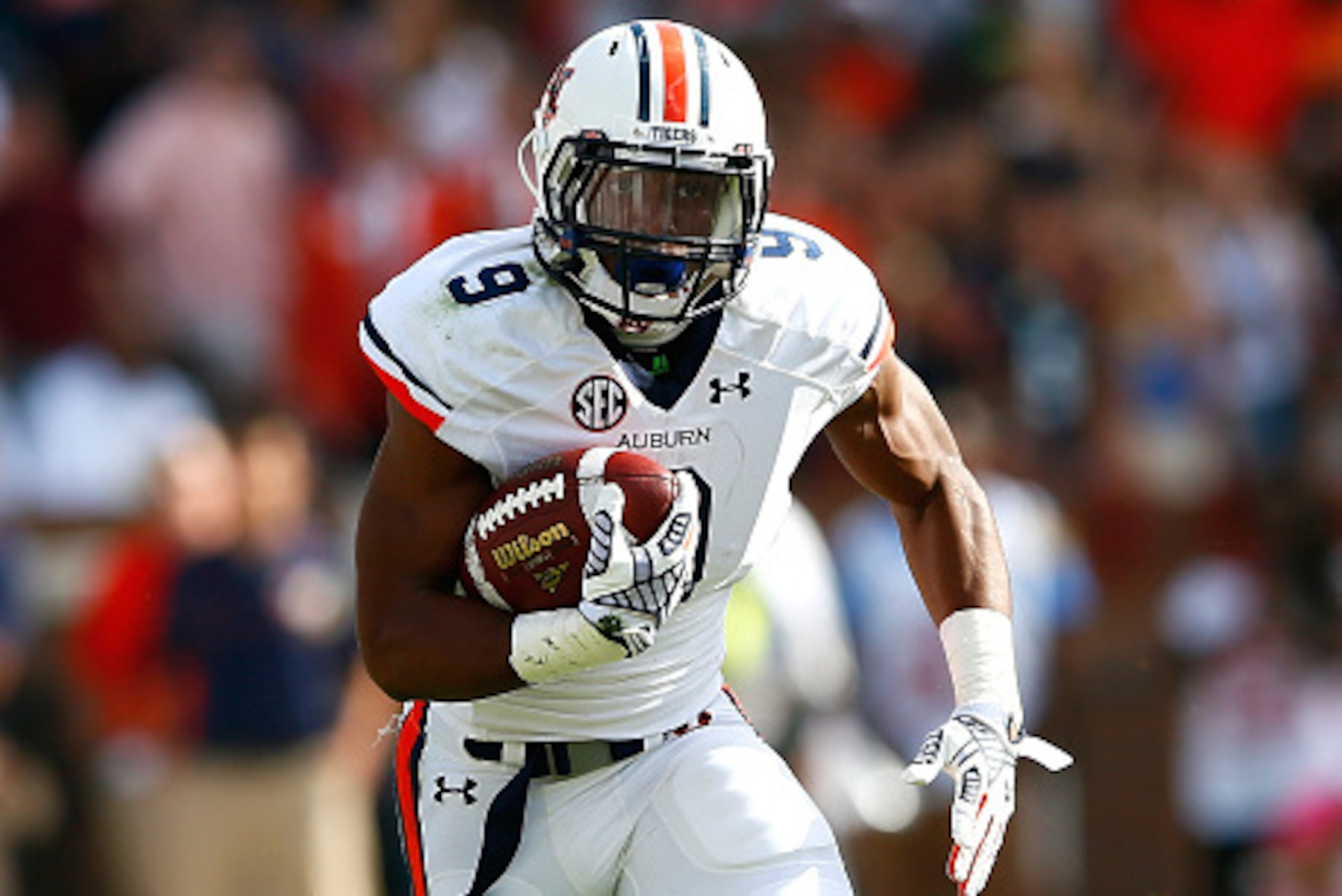 STARKVILLE, MS - OCTOBER 11:  Roc Thomas #9 of the Auburn Tigers against the Mississippi State Bulldogs at Davis Wade Stadium on October 11, 2014 in Starkville, Mississippi.  (Photo by Kevin C. Cox/Getty Images)