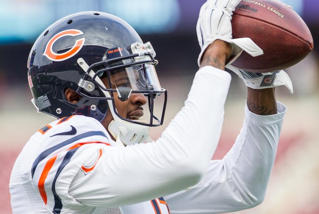 Dec 28, 2014; Minneapolis, MN, USA; Chicago Bears wide receiver Alshon Jeffery (17) warms up before the game against the Minnesota Vikings at TCF Bank Stadium. The Minnesota Vikings win 13-9. Mandatory Credit: Brad Rempel-USA TODAY Sports