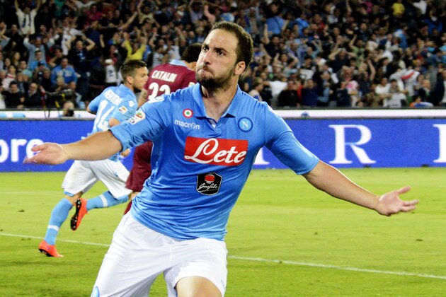 Napoli's Gonzalo Higuaín celebrates after scoring during a Serie A soccer match between Napoli and Lazio, at the San Paolo stadium in Naples, Italy, Sunday, May 31, 2015 . (AP Photo/Salvatore Laporta)
