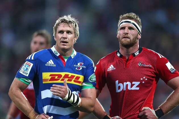 CHRISTCHURCH, NEW ZEALAND - MARCH 08:  Jean de Villiers (L) of the Stormers and Kieran Read (R) of the Crusaders during the round four Super Rugby match between the Crusaders and the Stormers at AMI Stadium on March 8, 2014 in Christchurch, New Zealand.  (Photo by Martin Hunter/Getty Images)