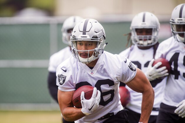 Roy Helu practices during an Oakland Raiders football workout on Tuesday, May 19, 2015, in Alameda, Calif. (AP Photo/Noah Berger)