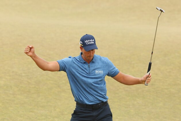 UNIVERSITY PLACE, WA - JUNE 18:  Henrik Stenson of Sweden reacts on the 18th green during the first round of the 115th U.S. Open Championship at Chambers Bay on June 18, 2015 in University Place, Washington.  (Photo by Andrew Redington/Getty Images)