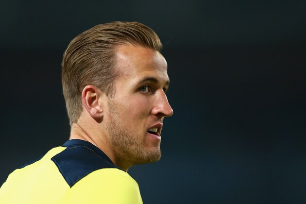 SYDNEY, AUSTRALIA - MAY 30:  Harry Kane of Hotspur warms up during the international friendly match between Sydney FC and Tottenham Spurs at ANZ Stadium on May 30, 2015 in Sydney, Australia.  (Photo by Cameron Spencer/Getty Images)