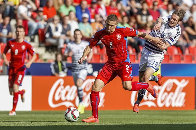 PRAGUE, CZECH REPUBLIC - JUNE 17:  Pavel Kaderabek (L) of Czech Republic battles for the ball with Rasmus Falk (R) of Denmark during UEFA U21 European Championship Group A match between Czech Republic and Denmark at Eden Stadium on June 17, 2015 in Prague, Czech Republic.  (Photo by Matej Divizna/Getty Images)