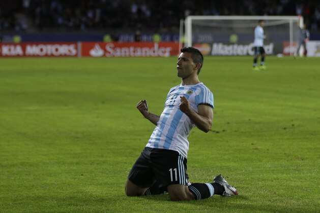 Argentina's Sergio Aguero celebrates after scoring against Paraguay during a Copa America Group B soccer match at La Portada stadium in La Serena, Chile, Sunday, June 13, 2015. (AP Photo/Ricardo Mazalan)
