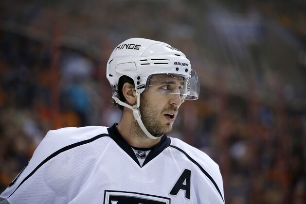 Los Angeles Kings' Mike Richards in action during an NHL hockey game against the Philadelphia Flyers, Monday, March 24, 2014, in Philadelphia. (AP Photo/Matt Slocum)
