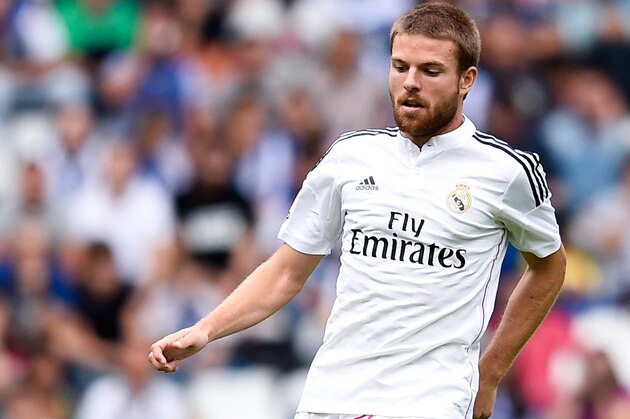 LA CORUNA, SPAIN - SEPTEMBER 20:  Asier Illarramendi of Real Madrid CF runs with the ball during the La Liga match between RC Deportivo La Coruna and Real Madrid CF at Riazor Stadium on September 20, 2014 in La Coruna, Spain.  (Photo by David Ramos/Getty Images)